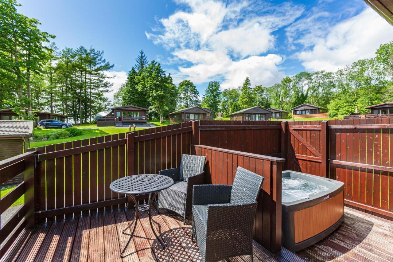 Bluebell Lodge 9 With Hot Tub Newton Stewart Exterior photo